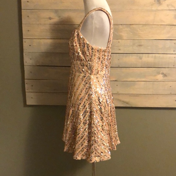 Lulu’s Dress - Picture 3 of 5